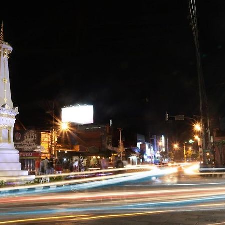 Happy Family Hotel Yogyakarta Ngoại thất bức ảnh