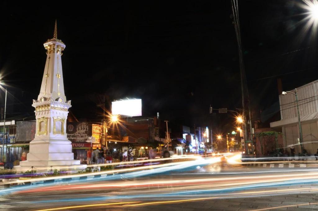 Happy Family Hotel Yogyakarta Ngoại thất bức ảnh
