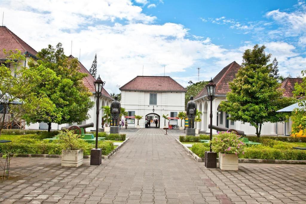 Happy Family Hotel Yogyakarta Ngoại thất bức ảnh